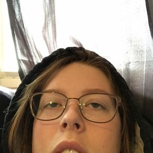 Meet your Posher, Tia